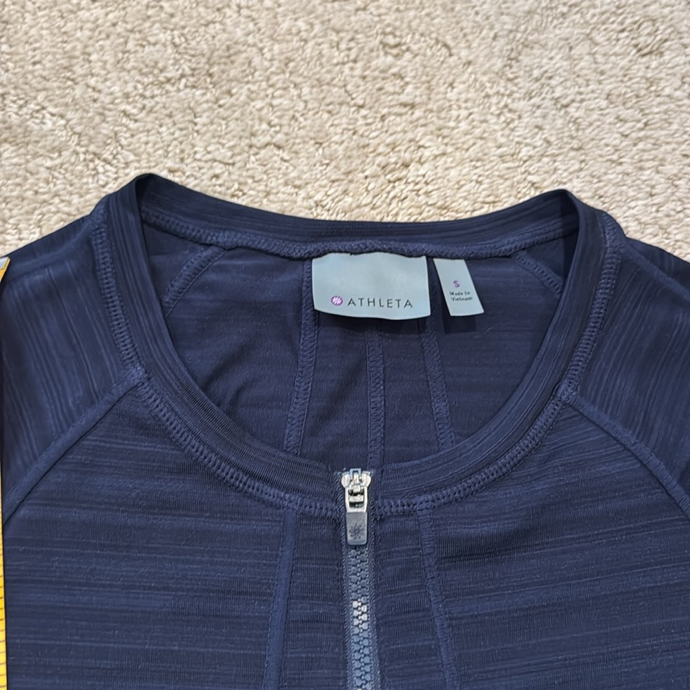 Athleta Like New -  Blue Long Sleeve Pacifica Top - Picture 4 of 6